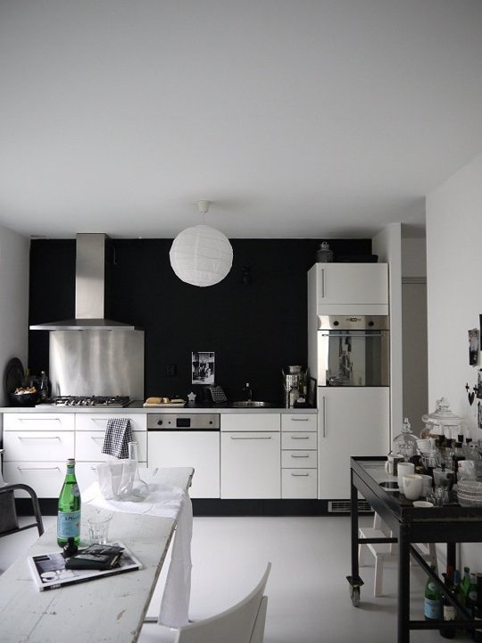 25+ Black and White Kitchens