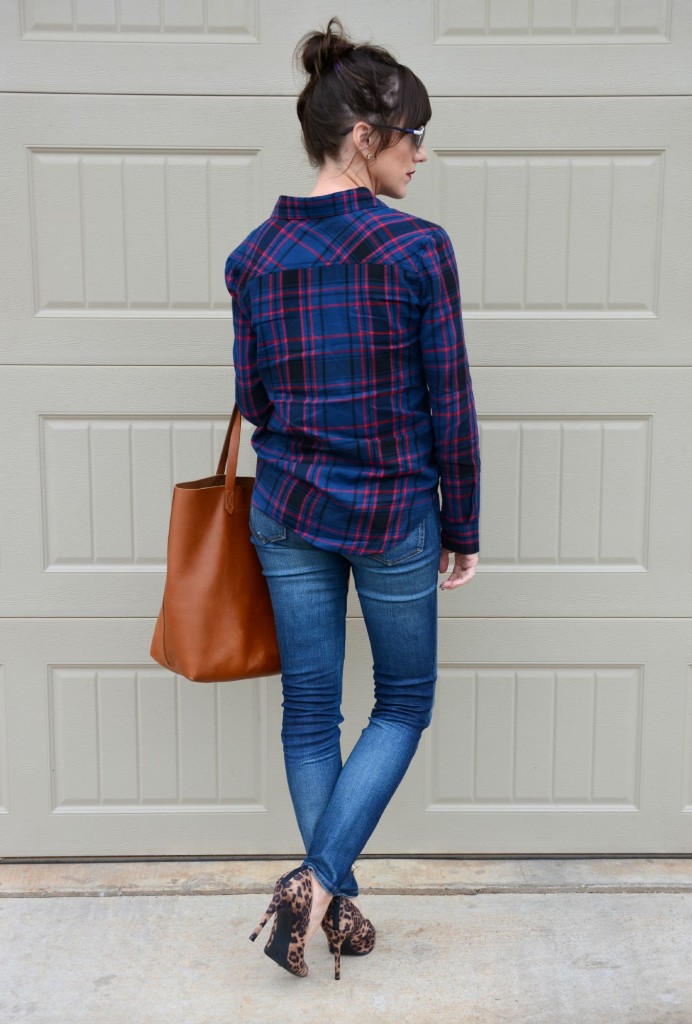 Casual Friday Link Up for Fall Style:  Skinnies and Tote from @madewell, plaid shirt from @shopfrancescas, leopard heels from @target